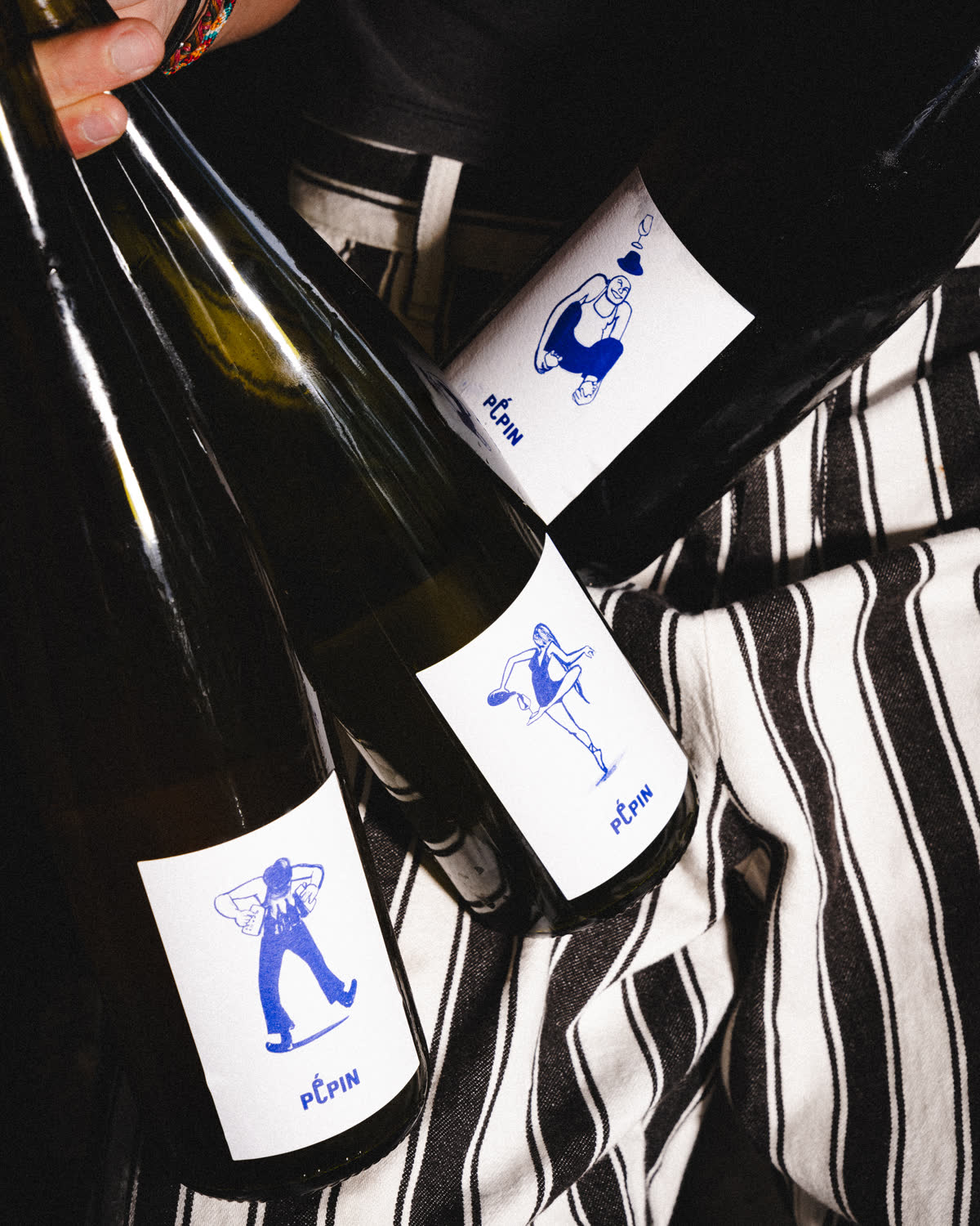 bottiglie di vino bianco naturale